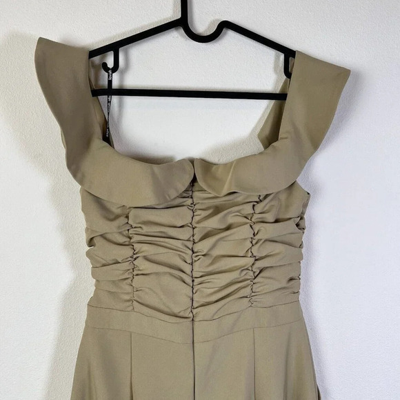 Lavish Alice Women’s Jumpsuit Size 8 Beige Wide Leg Business Formal Occassion - Picture 7 of 10